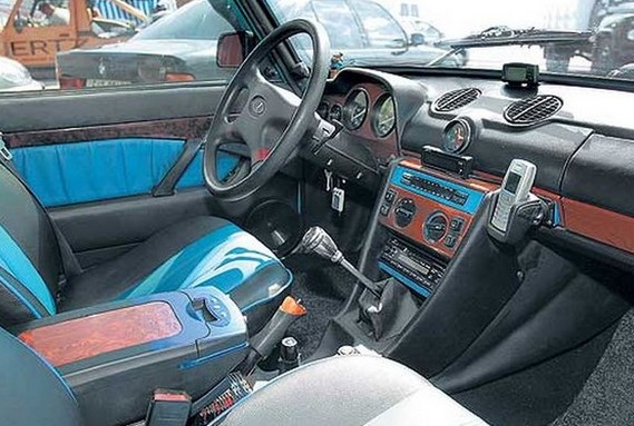 Антитюниг в салоне. Зачем же так напихивать свое авто?